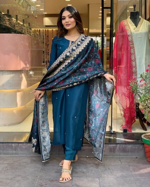 Best Reyon fabric kurti with pant and Dupatta - Image 3