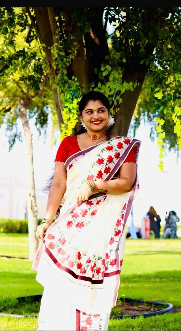 Lotus Printed Kattikara Set Mundu - Image 3
