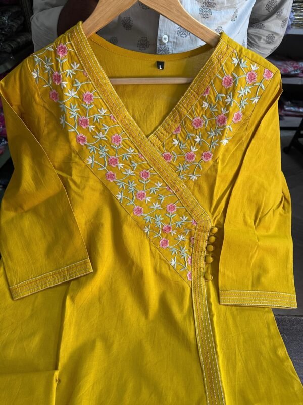 🌹🌹Pure fine Cotton fabric   Kurti with Pant with cotton 100-100 Dupatta*🌹🌹Nack Embroidery Work - Image 2