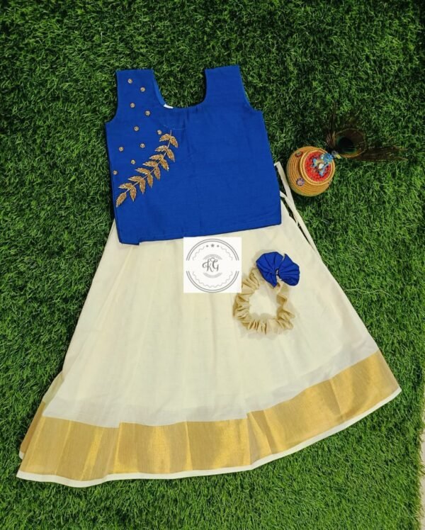 Onam collection 💞

Aaari work blouse with pattupavada - Image 2