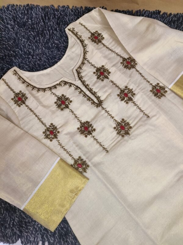 ONAM COLLECTION ✨✨ 

Tissue material with heavy hand work pattern