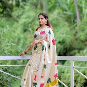 Golden tissue saree with lotus print all over body..

Saree length 6.25 meter