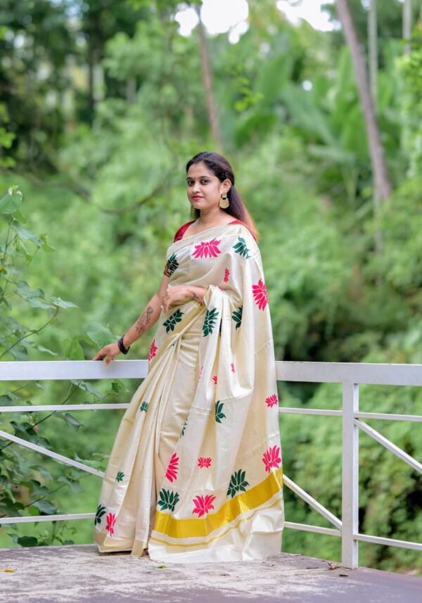 Golden tissue saree with lotus print all over body..

Saree length 6.25 meter - Image 2
