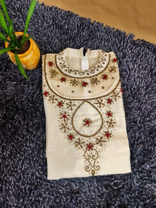 ONAM COLLECTION ✨ ✨ 
Tissue material with slitted pattern 
With lining 
Heavy jewel neck design - Image 2