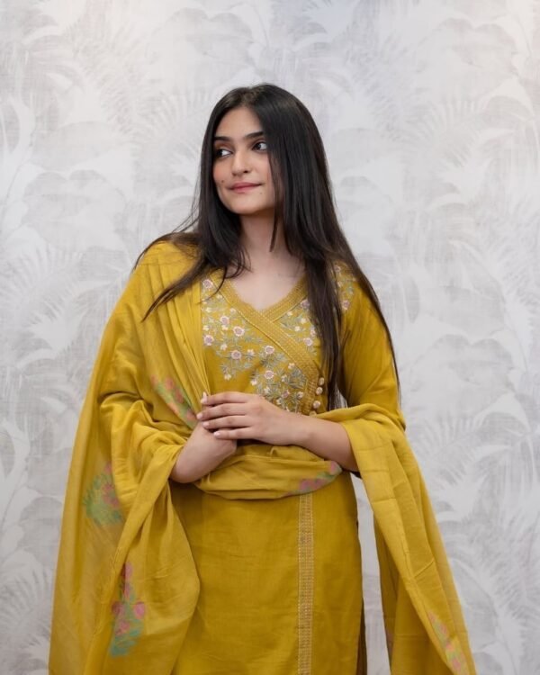 🌹🌹Pure fine Cotton fabric   Kurti with Pant with cotton 100-100 Dupatta*🌹🌹Nack Embroidery Work - Image 3
