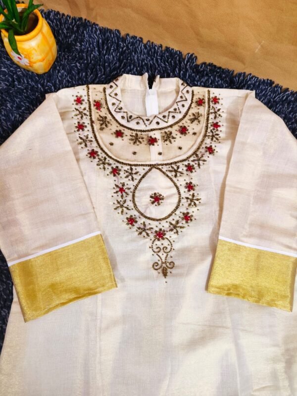 ONAM COLLECTION ✨ ✨ 
Tissue material with slitted pattern 
With lining 
Heavy jewel neck design - Image 3