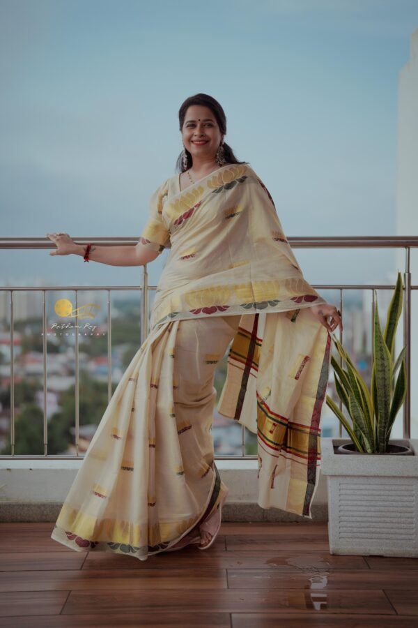Lotus Actress Sadhika saree