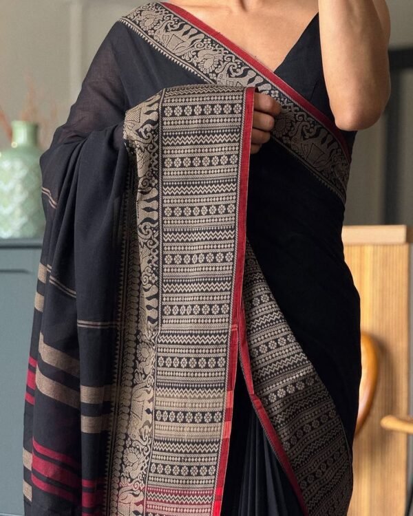 Big border black colour cotton saree - Image 3