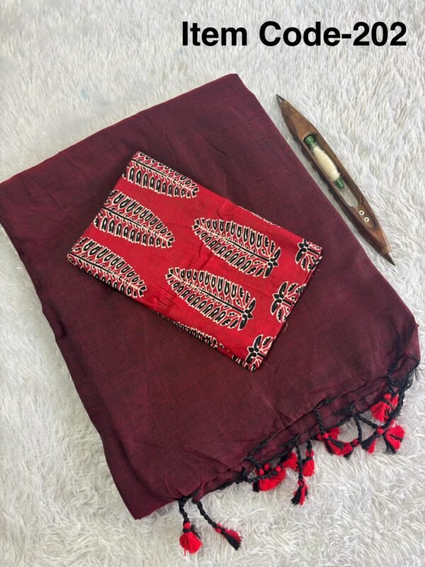 Khadi cotton Saree with printed blouse. - Image 3