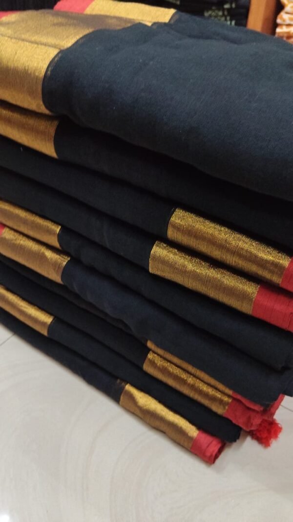 Red border Black mul mul saree - Image 2