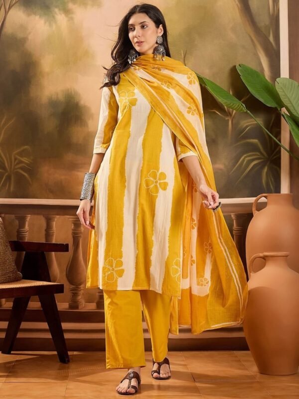 Beautiful Cotton 60 60 Fabric Printed Straight Kurti & Cotton Pant And malmal Dupatta 3pis set - Image 3