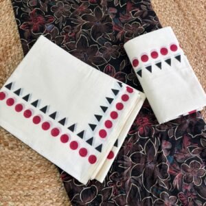 TEMPLE POLKA WITH BLOUSE SET MUNDU