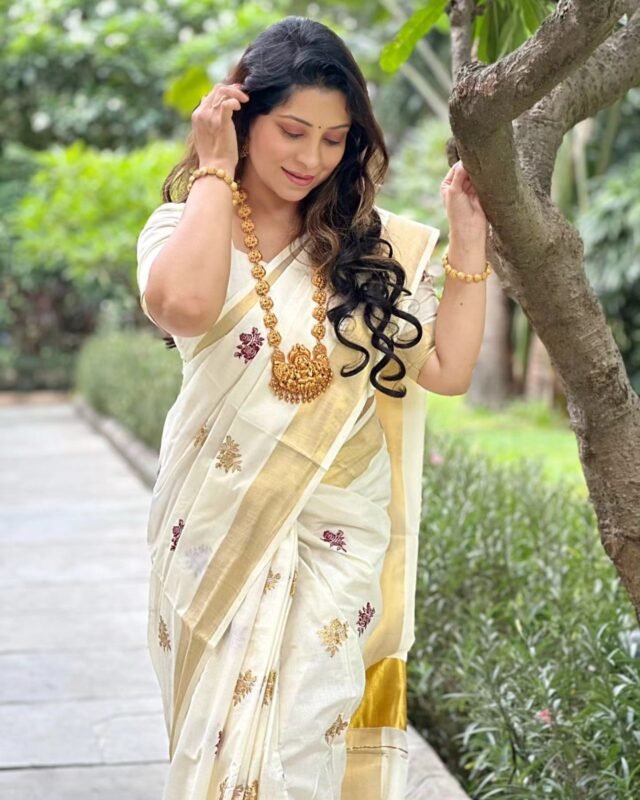 Rose embroidered cotton saree - Image 2